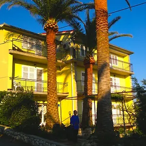 3* Affittacamere House Rozi